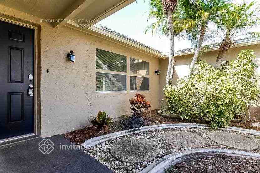 1741 Dartmouth Dr - Photo 4 of 26