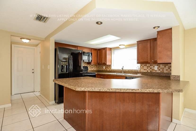 1741 Dartmouth Dr - Photo 5 of 26