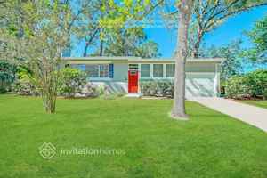 featured image of 2459 Mercer Cir S