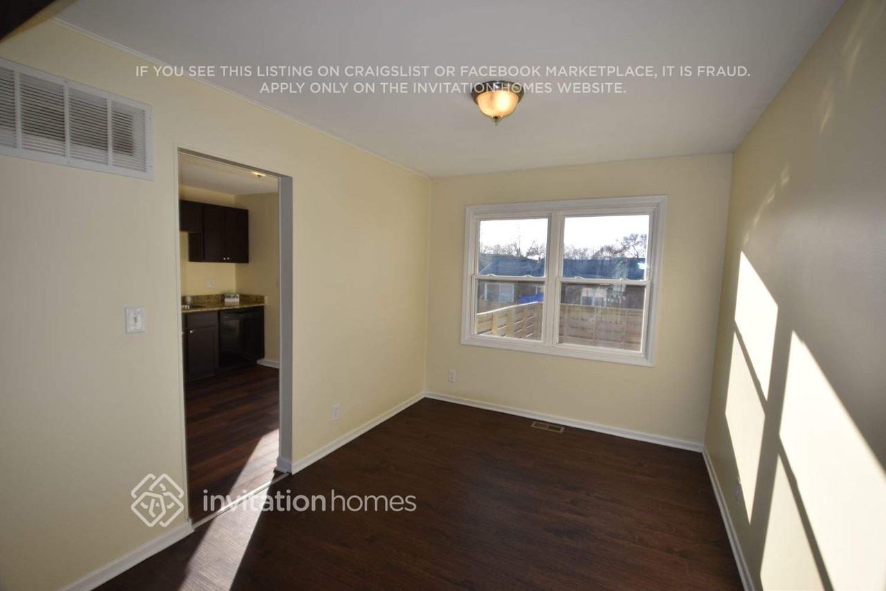 1307 Foxcroft Dr - Photo 7 of 14