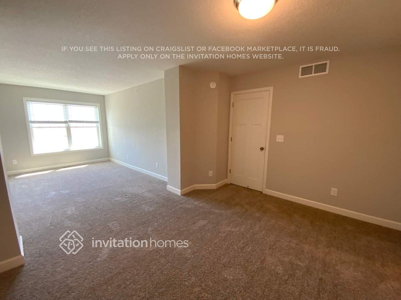 10948 Yalta St Ne #B - Photo 6 of 11