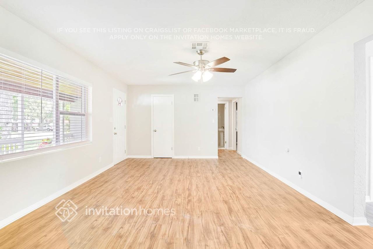 1115 N Powers Dr - Photo 5 of 27