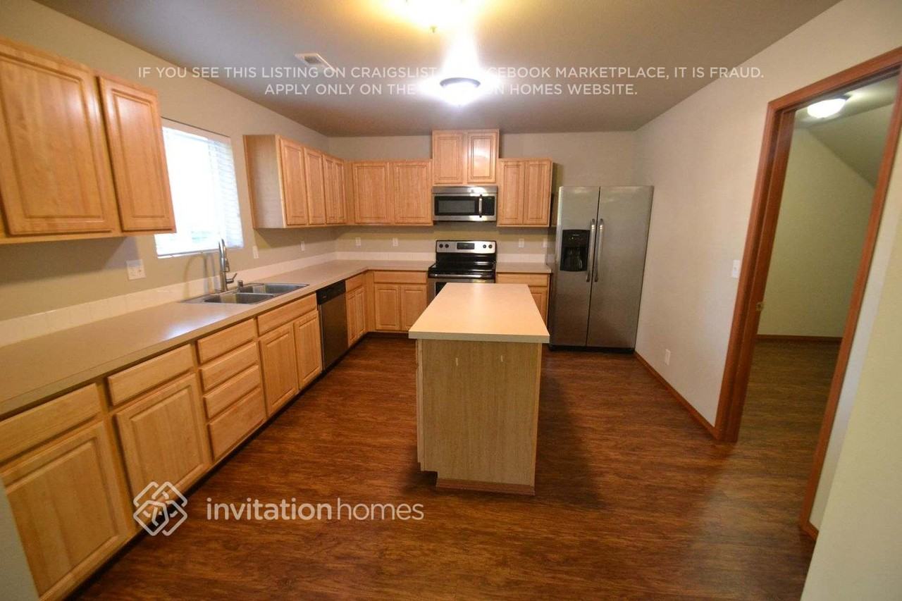 29052 215th Pl Se - Photo 3 of 11