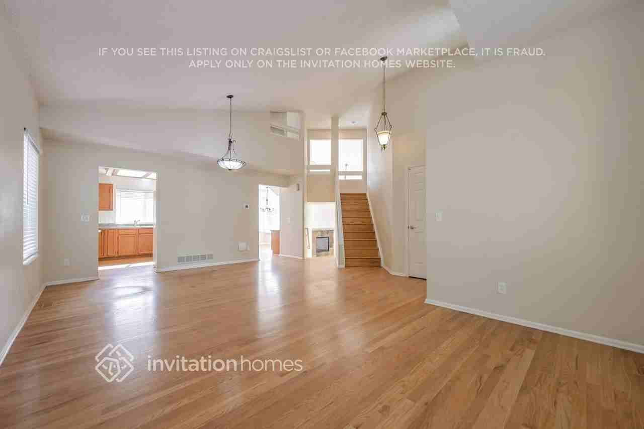 1572 Beacon Hill Dr - Photo 7 of 19