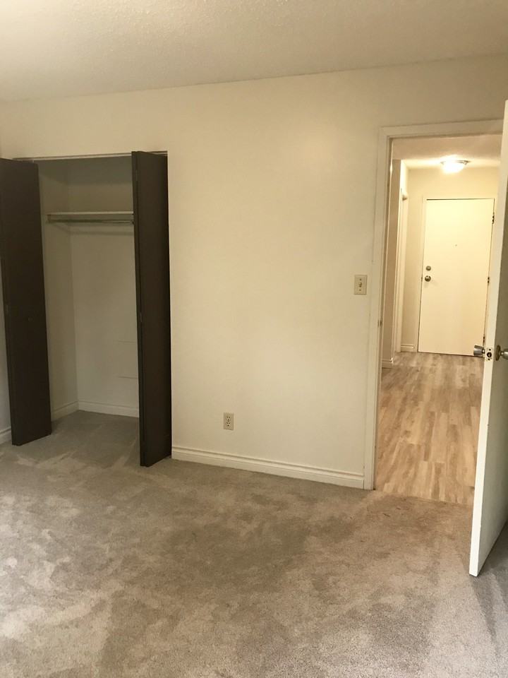 Royal Meadow Apartment - Photo 4 of 9