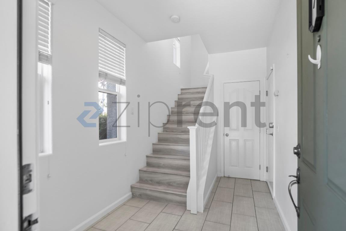 657 N Capitol Ave - Photo 5 of 28
