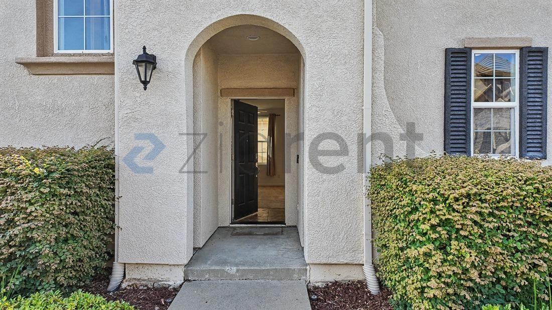8464 Roseto Rd - Photo 7 of 50