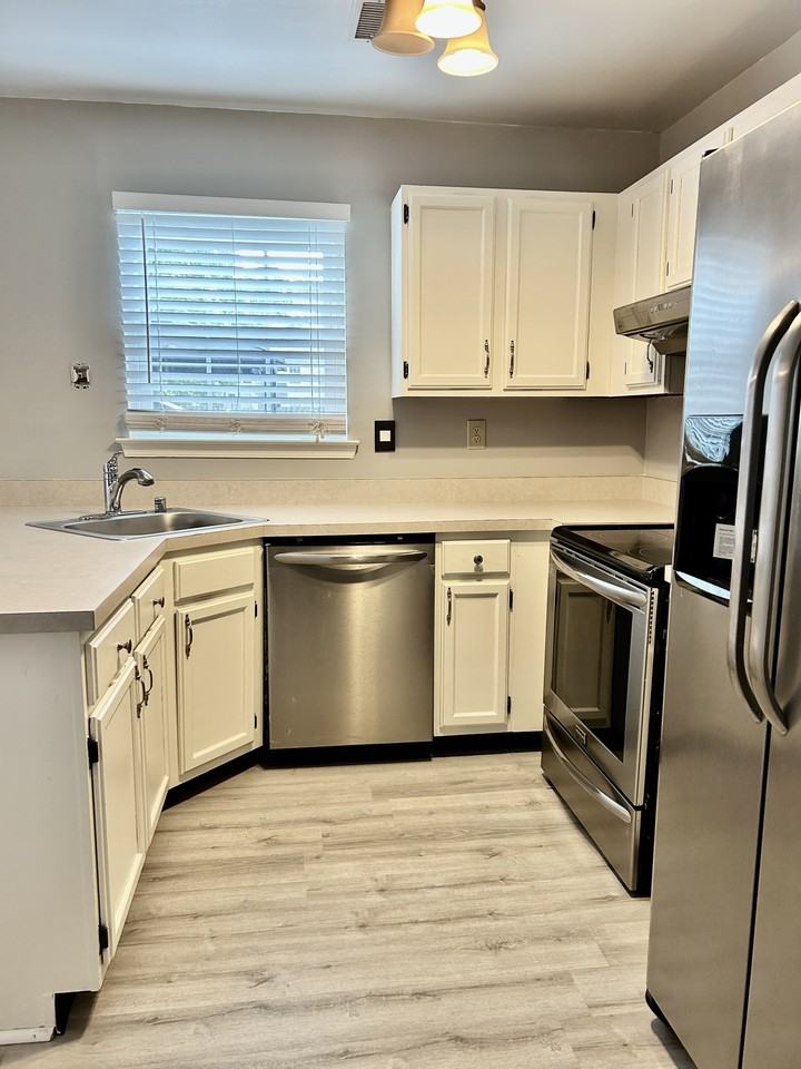 4194 Bluebird Dr #1 - Photo 5 of 18