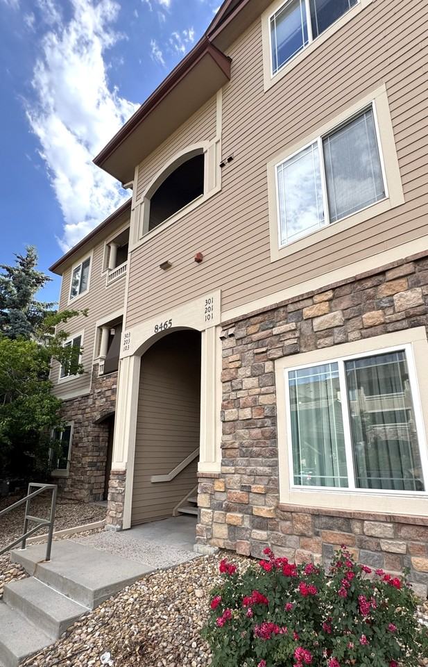 8465 South Holland Way - 1Unit 202 #1 - Photo 2 of 34