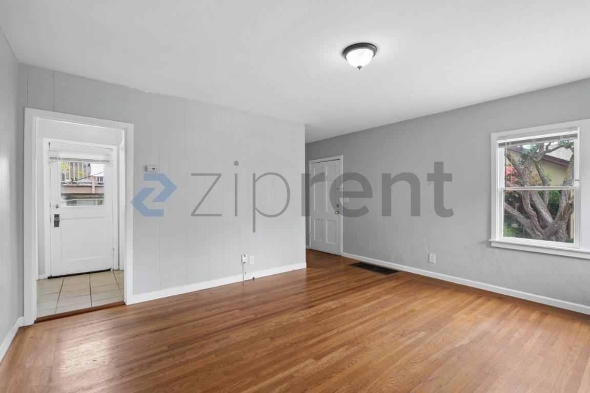 1052 45th St #A - Photo 7 of 22