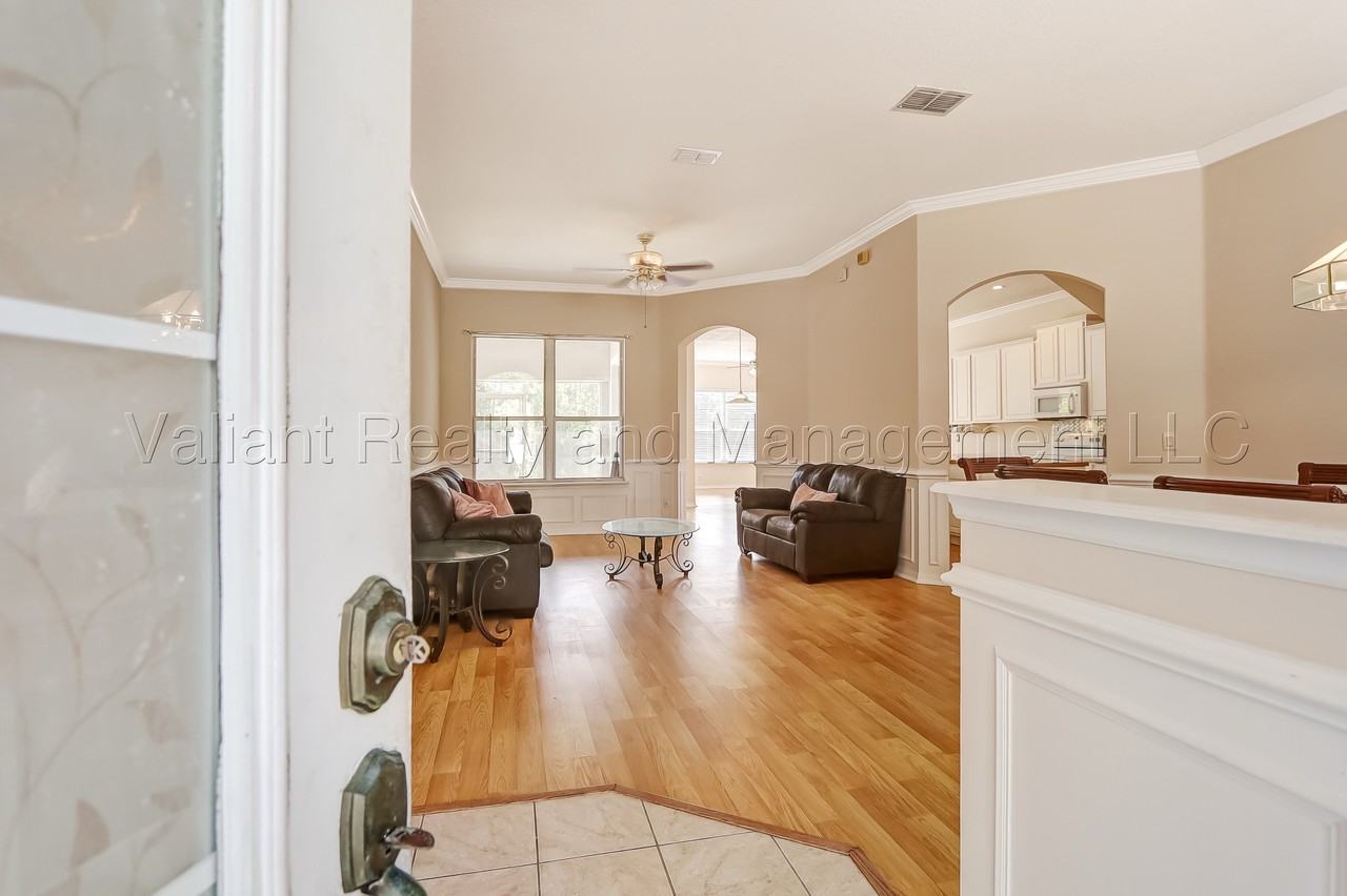 1015 Mystic Harbor Dr #1 - Photo 5 of 37