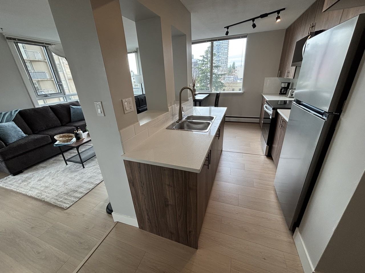 Denman St & Comox St #603 - Photo 3 of 8