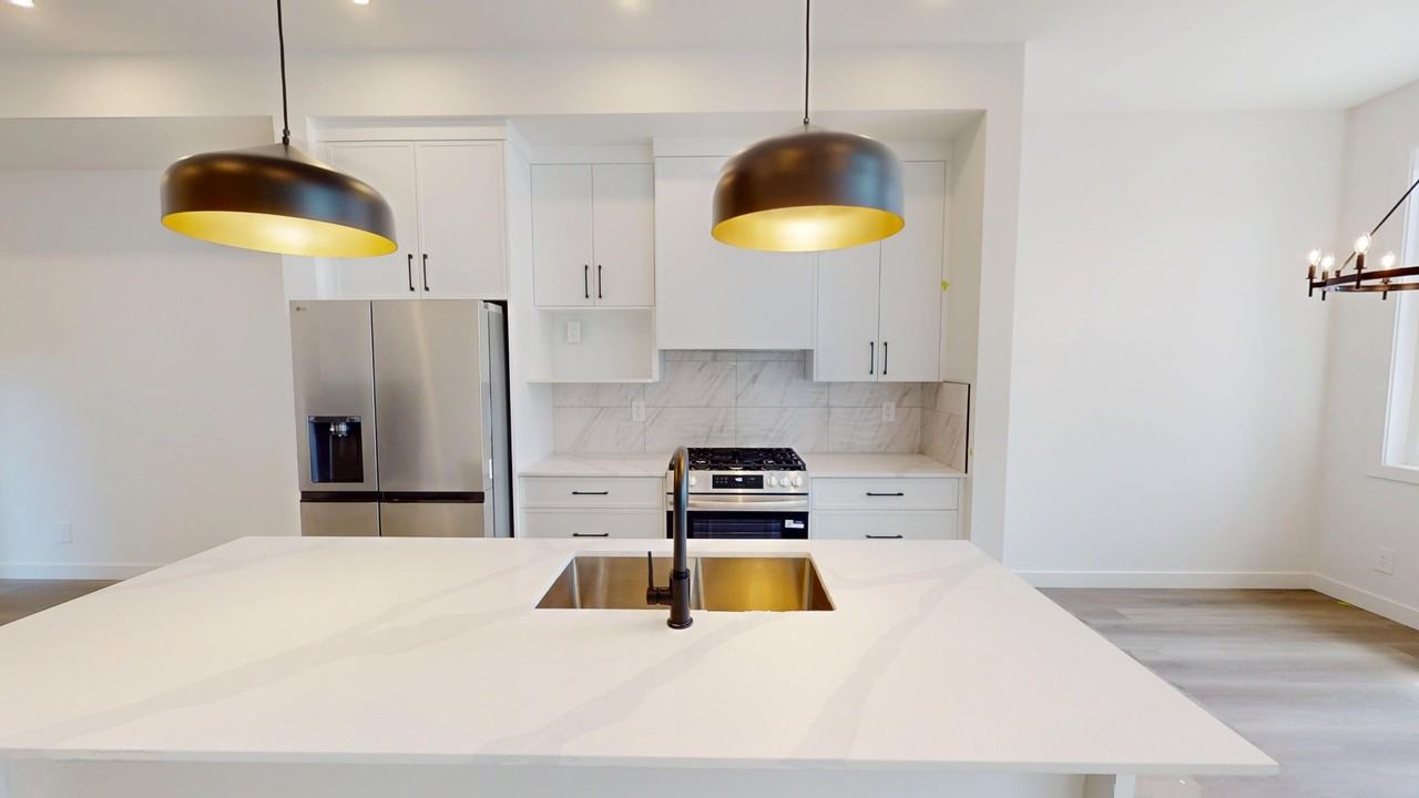 2702 25 Ave Sw - Photo 3 of 17
