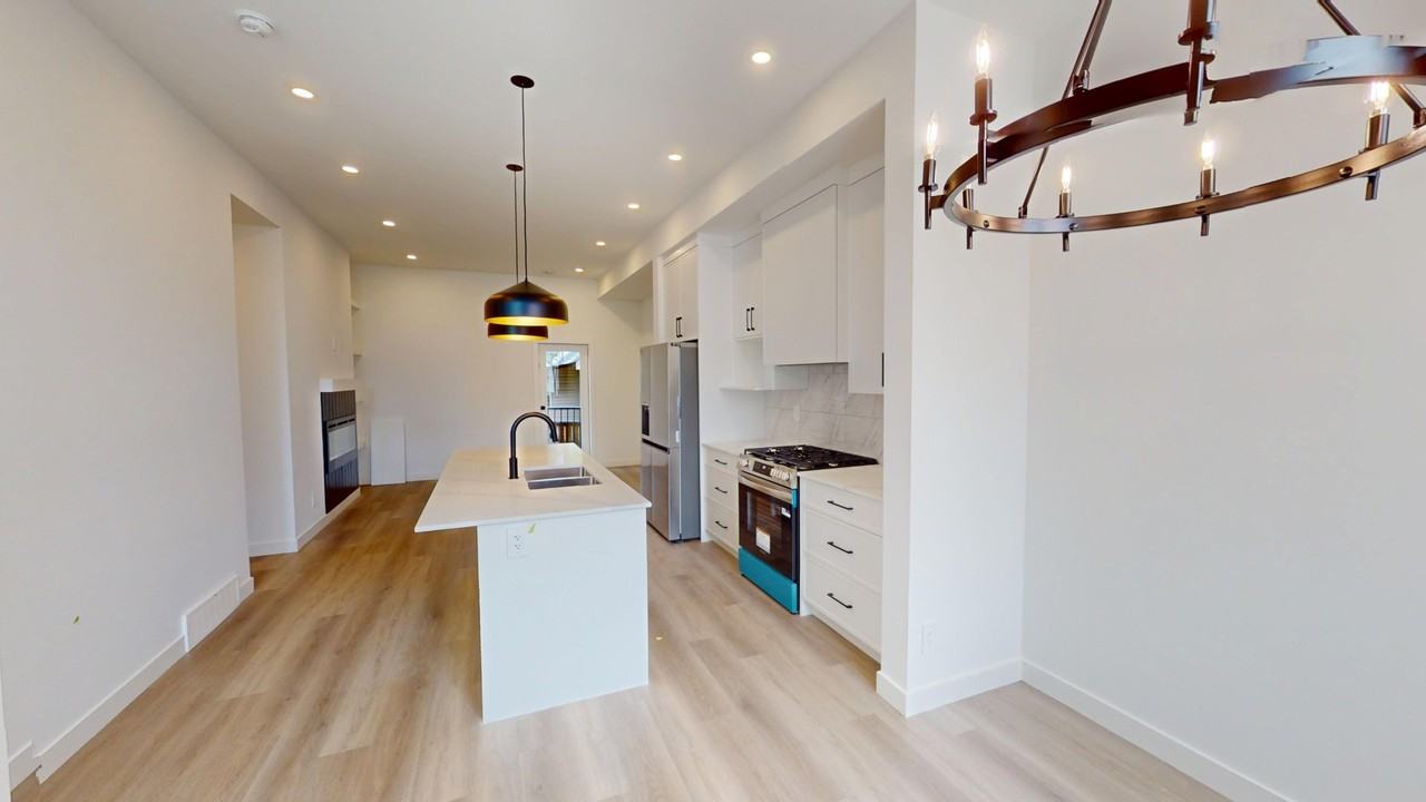 2702 25 Ave Sw - Photo 5 of 17