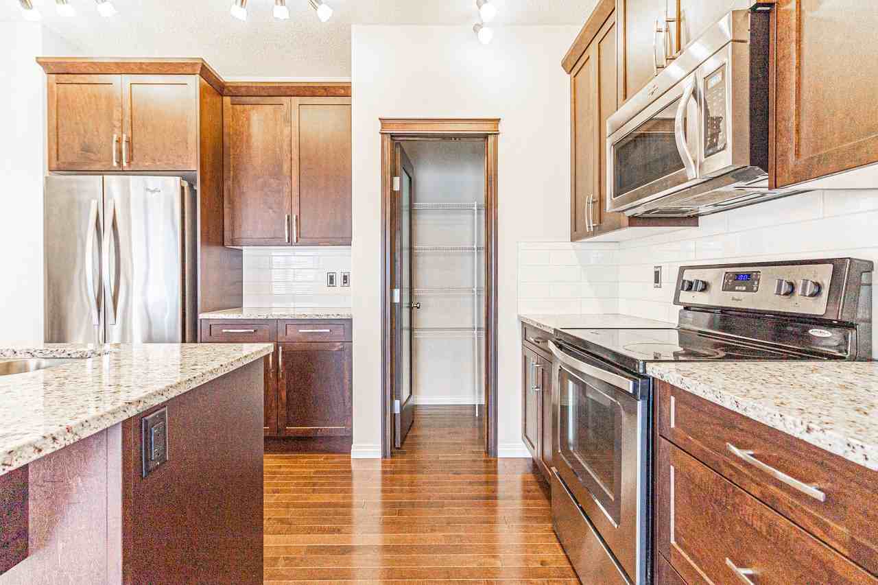 184 Walden Parade Se - Photo 2 of 23
