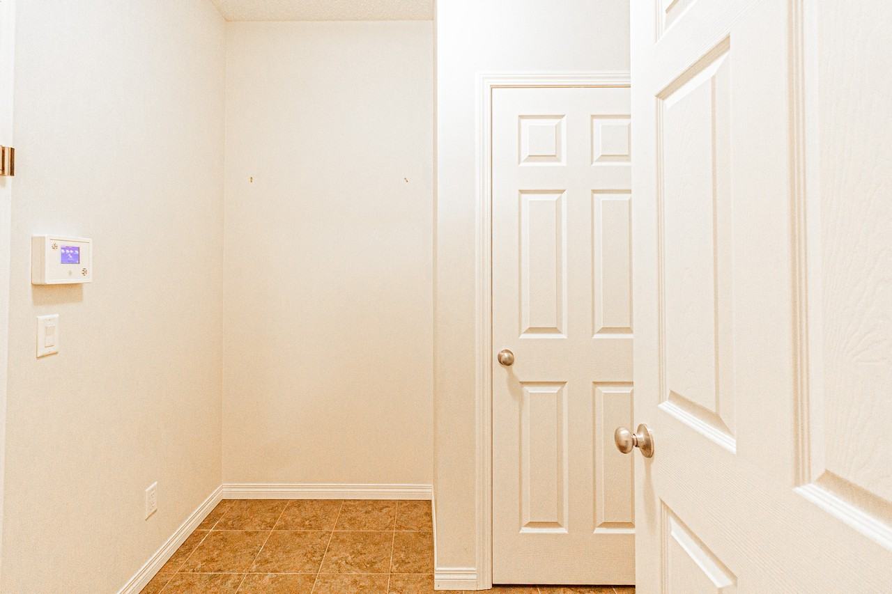 184 Walden Parade Se - Photo 6 of 23