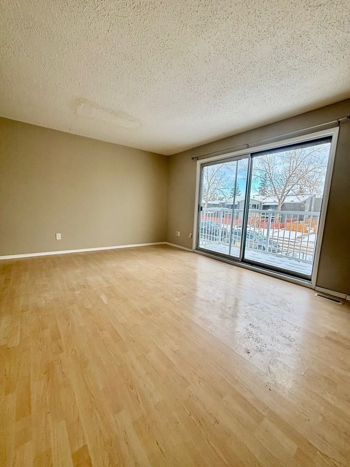 505 4 St Se - Photo 6 of 12