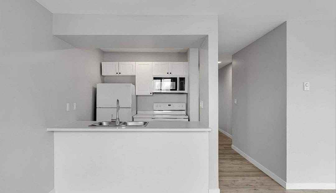 301-17 Eldon Hall Place - Photo 2 of 14