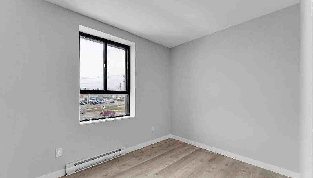 301-17 Eldon Hall Place - Photo 4 of 14