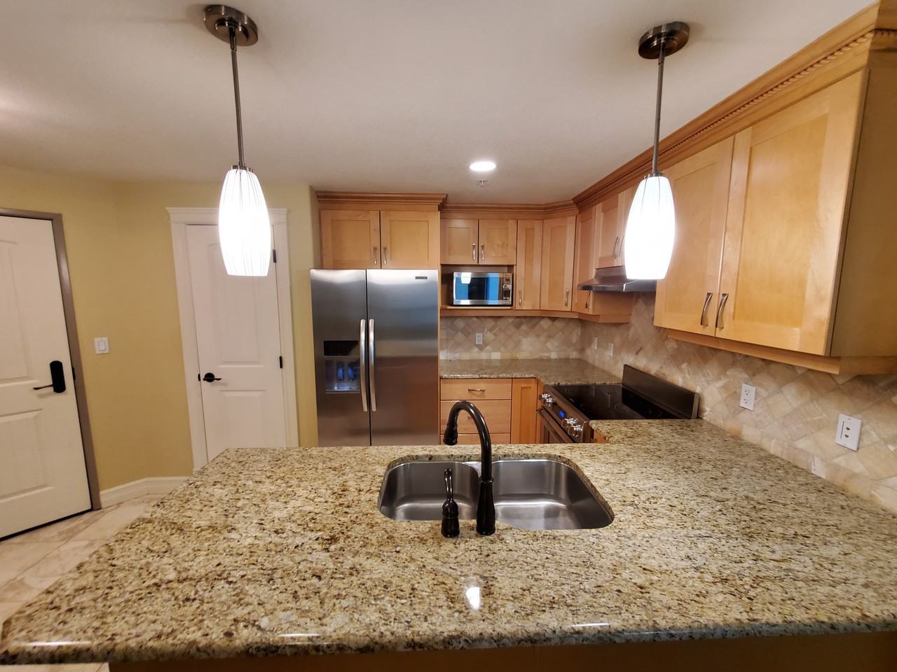 #607 10142 111 Street Northwest - Photo 4 of 28