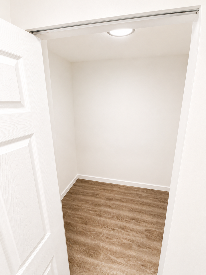 1190 Eastwood St - Photo 6 of 8
