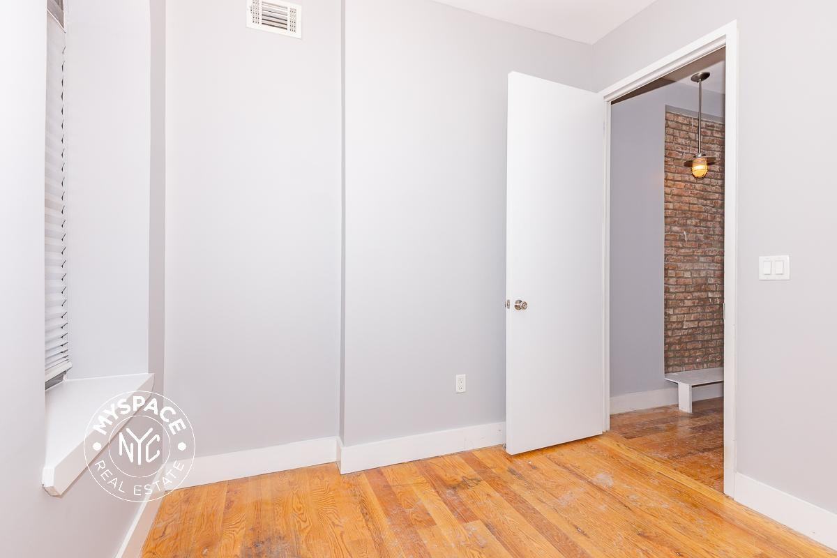 456 Madison St #1L - Photo 3 of 9