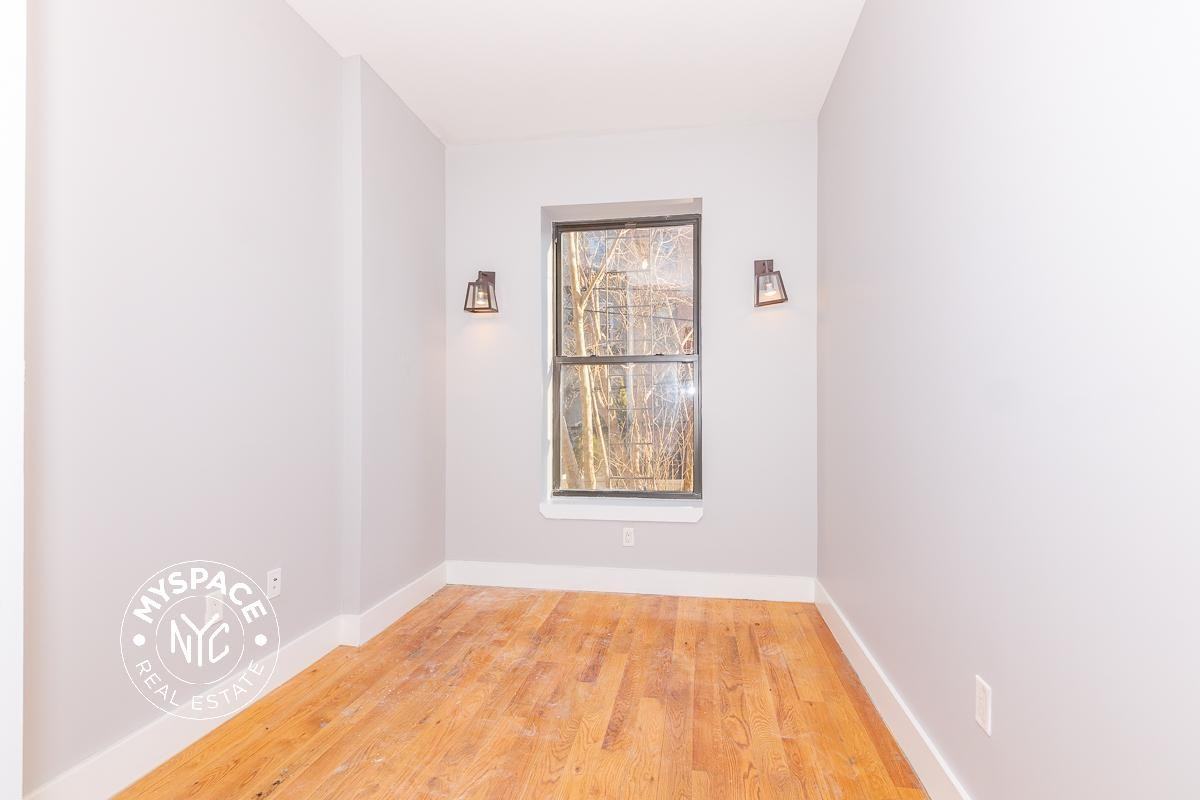 456 Madison St #1L - Photo 6 of 9