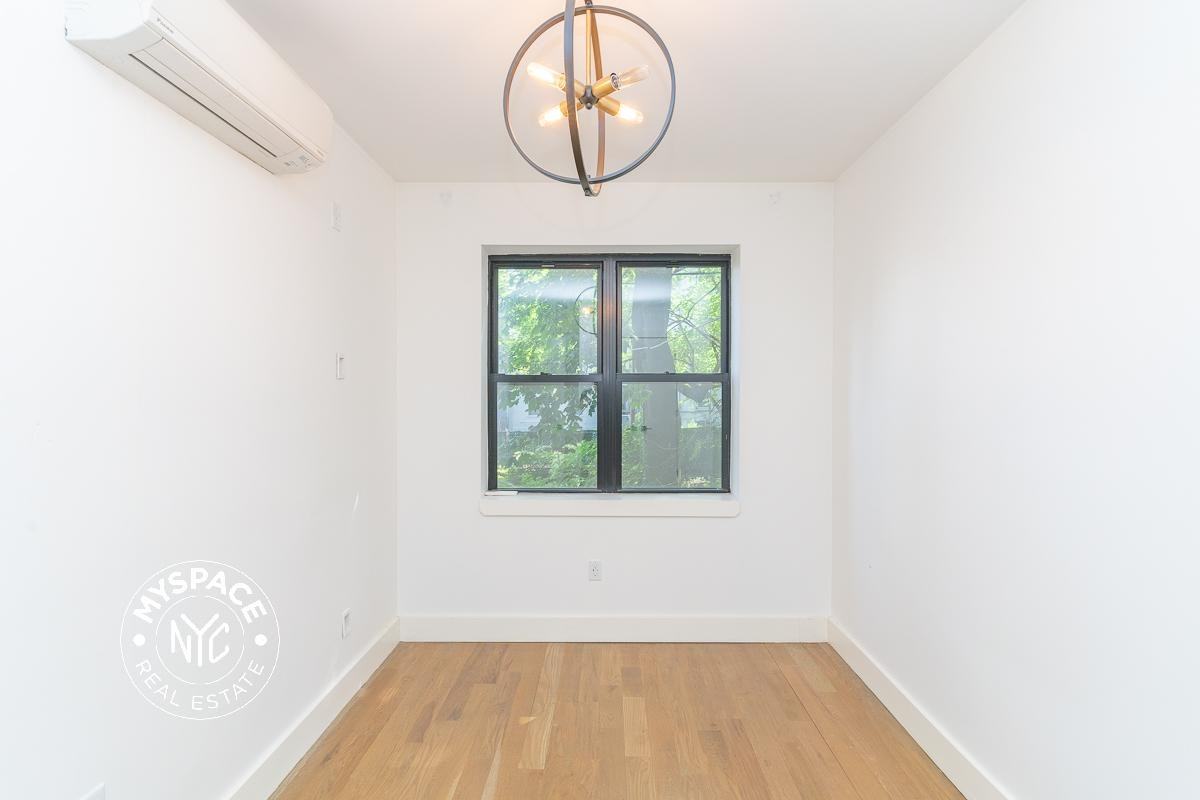 826 Saint Johns Pl #2B - Photo 4 of 8
