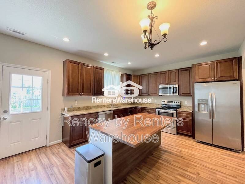 135 Cushing St - Photo 7 of 39