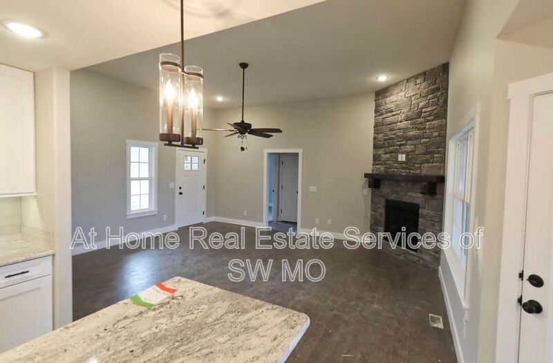 4526 Venice Ave - Photo 5 of 10