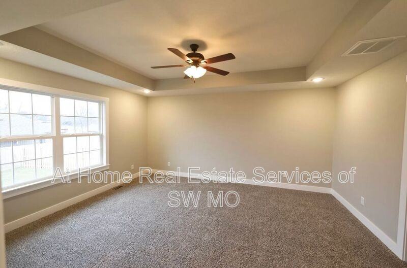 4526 Venice Ave - Photo 7 of 10