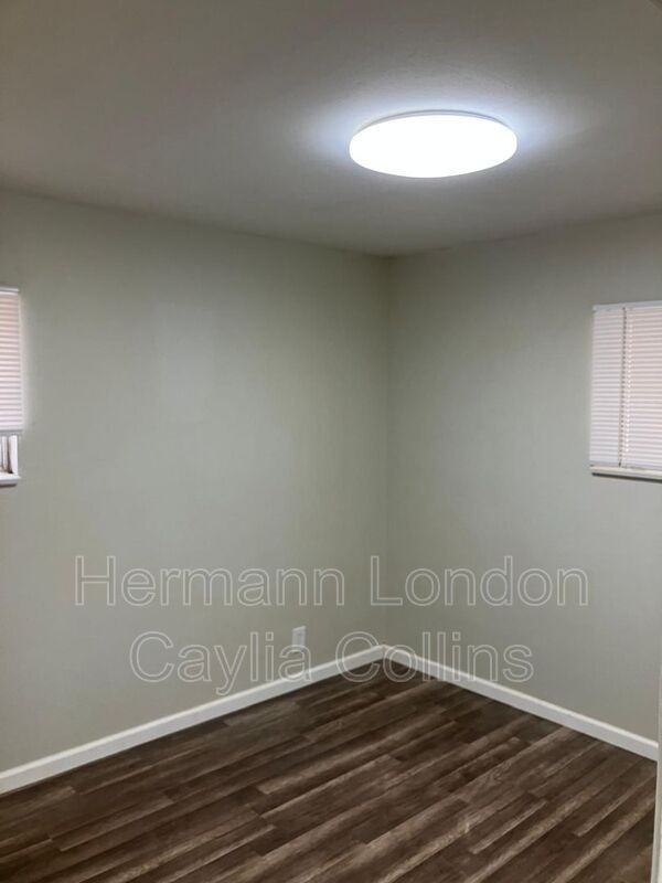 205 Ben Nevis Rd - Photo 7 of 15