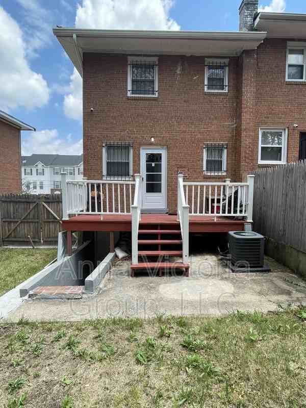 821 Maury Ave - Photo 4 of 7