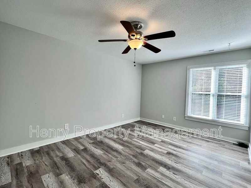150 Carmichael Ct - Photo 7 of 10