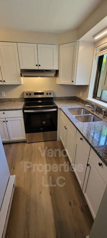 40 Mcintyre St #C1 - Photo 5 of 24