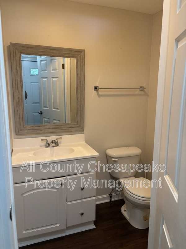 820 Comer Sq - Photo 2 of 12