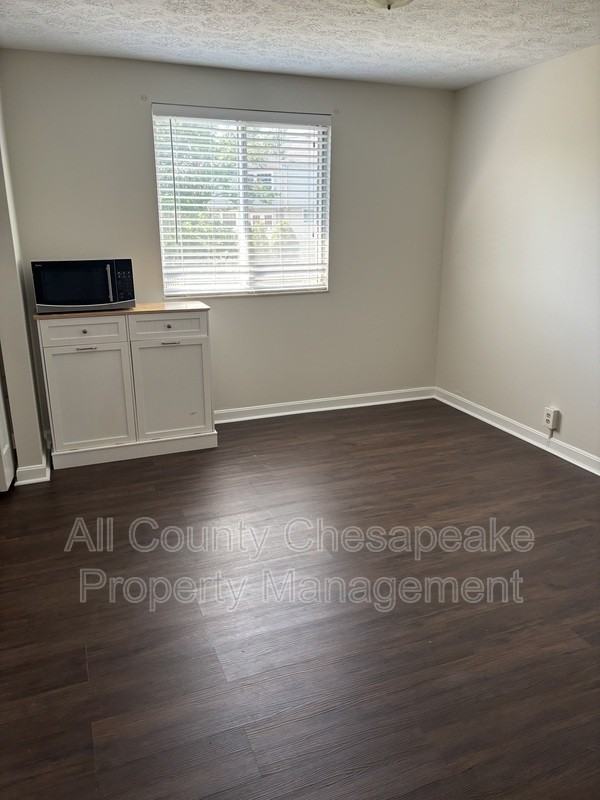 820 Comer Sq - Photo 4 of 12
