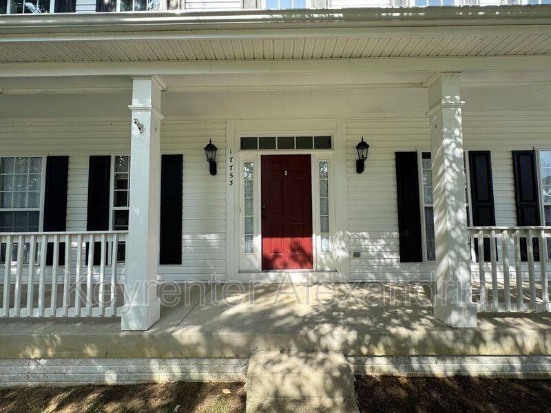 17753 Avenel Ln - Photo 3 of 5