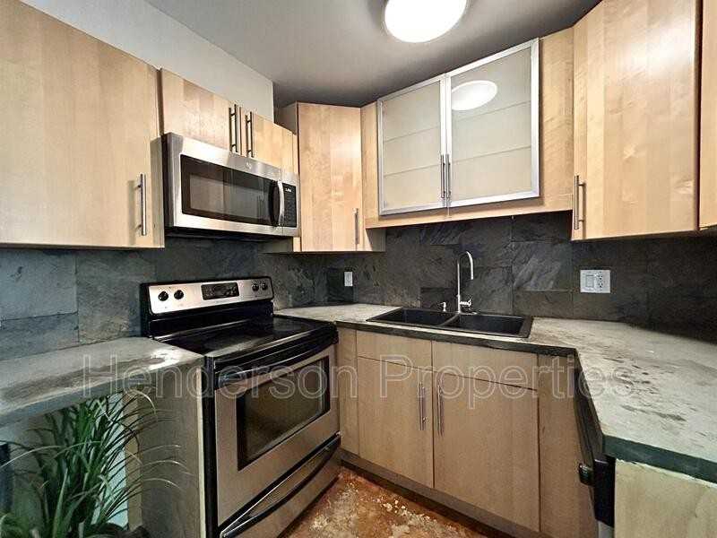 634 Chipley Ave #1 - Photo 6 of 11
