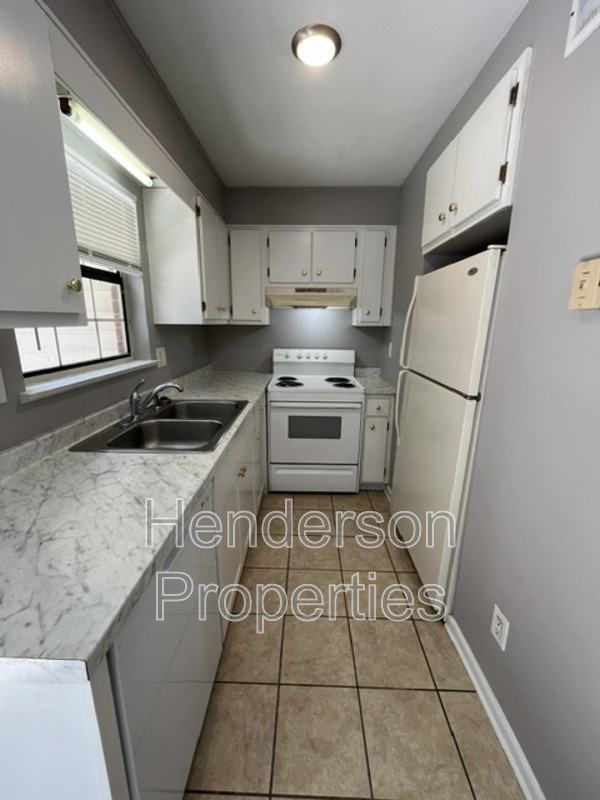 1345 N 6th St - Photo 4 of 12