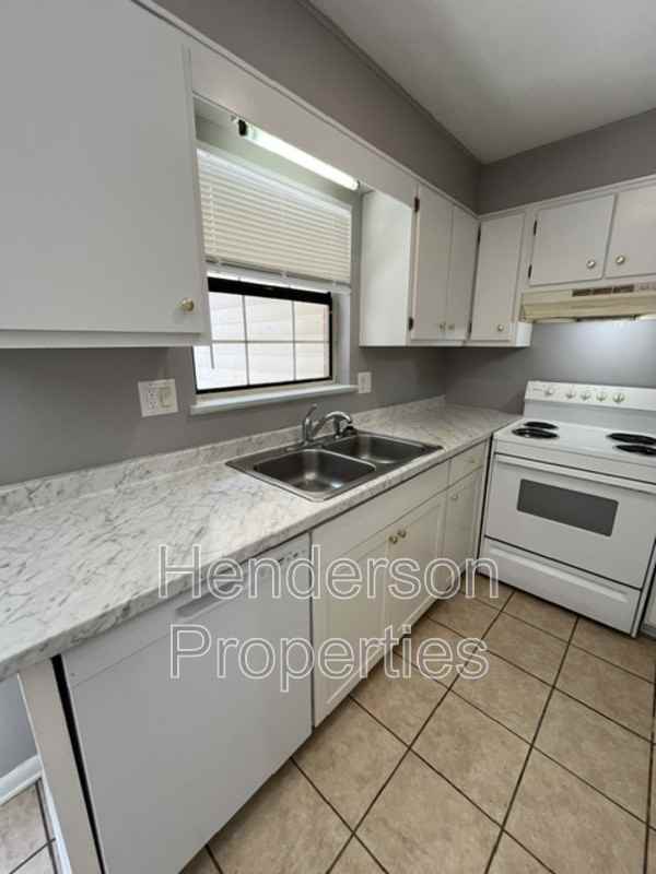 1345 N 6th St - Photo 5 of 12