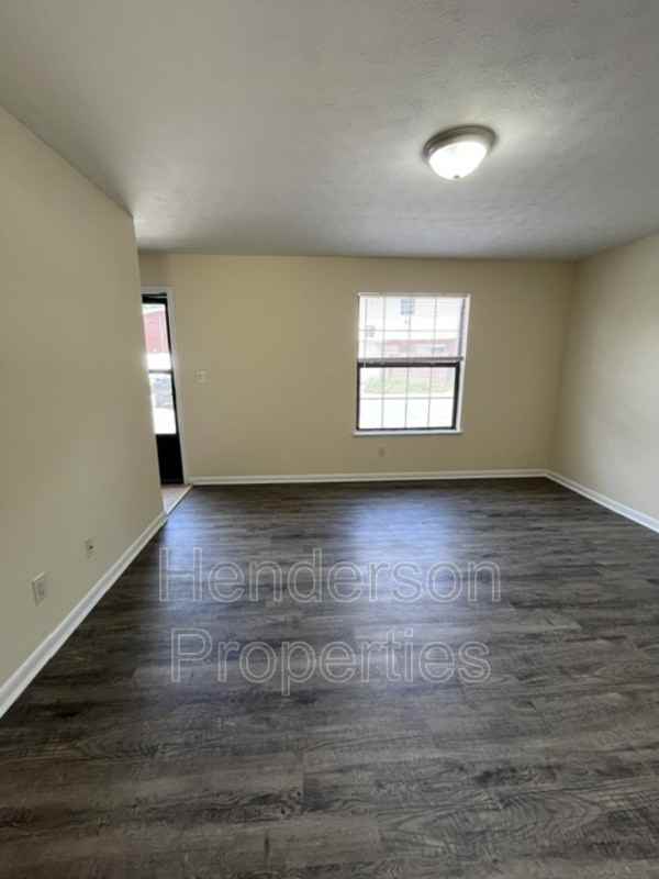 1347 N 6th St - Photo 3 of 11