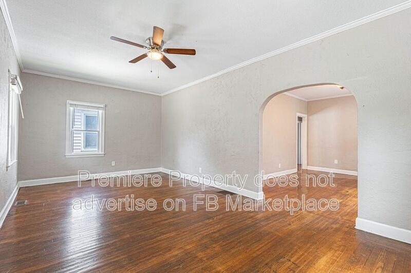 239 S Mill St - Photo 3 of 19