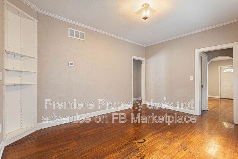 239 S Mill St - Photo 4 of 19