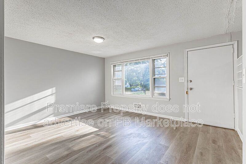 2503 S Vermont Ave - Photo 2 of 8