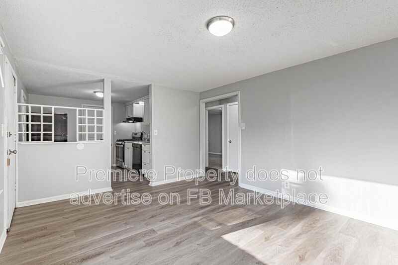 2503 S Vermont Ave - Photo 3 of 8