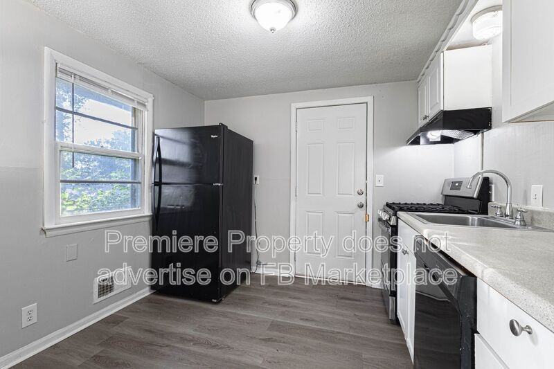 2503 S Vermont Ave - Photo 4 of 8