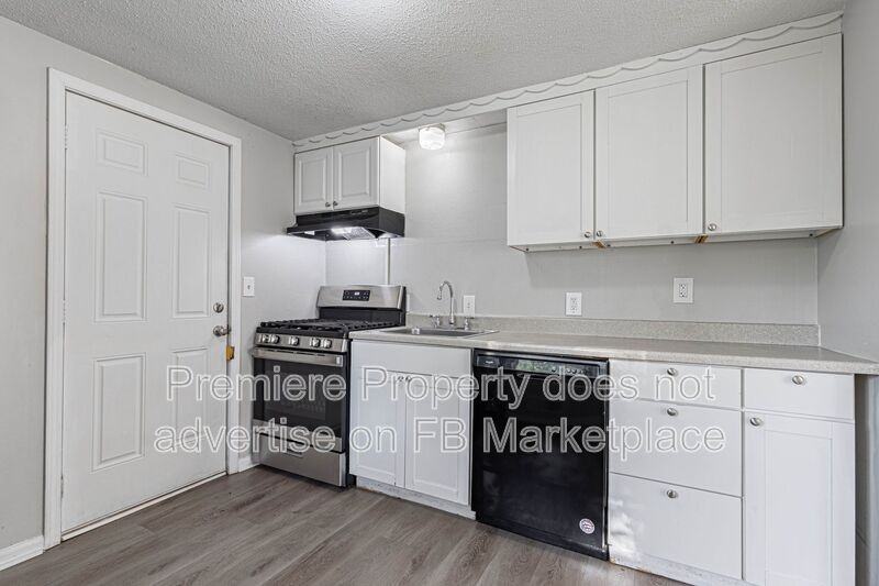 2503 S Vermont Ave - Photo 5 of 8