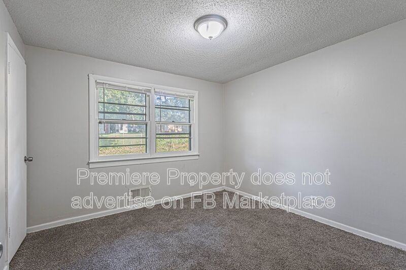 2503 S Vermont Ave - Photo 6 of 8