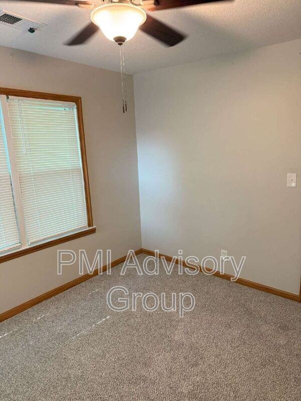 2706 Se Kentucky Ave - Photo 7 of 14